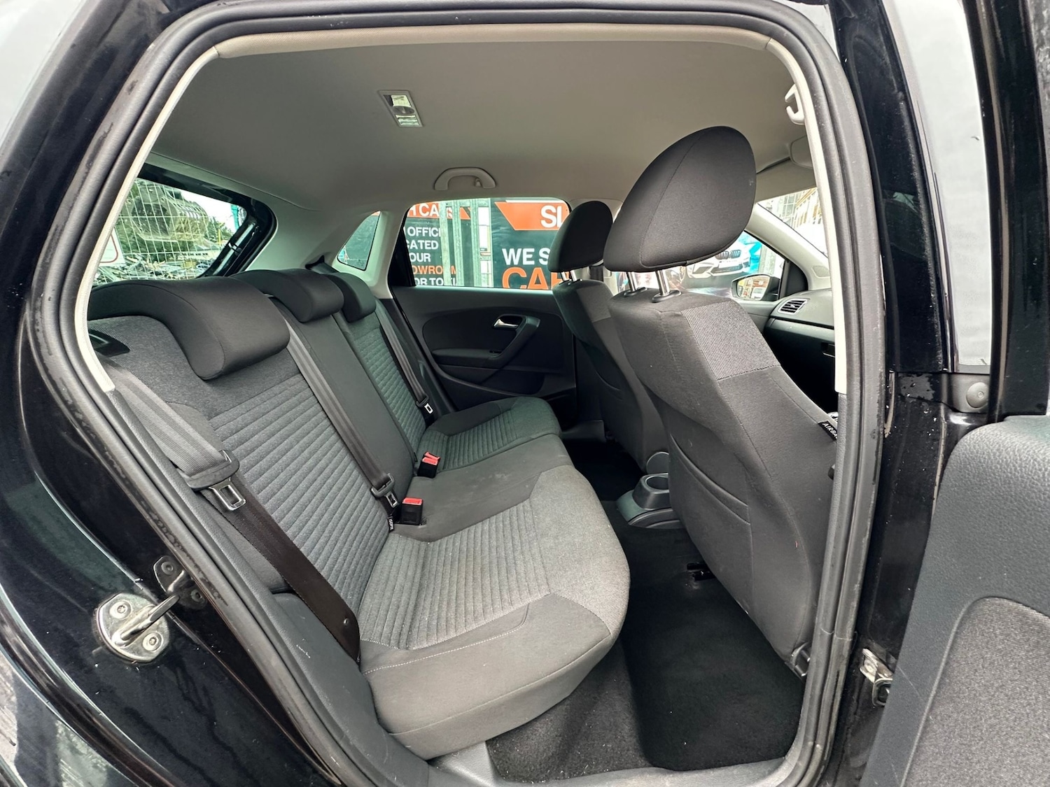 Used Volkswagen Polo 2011 for sale - 77592444: Photo 5