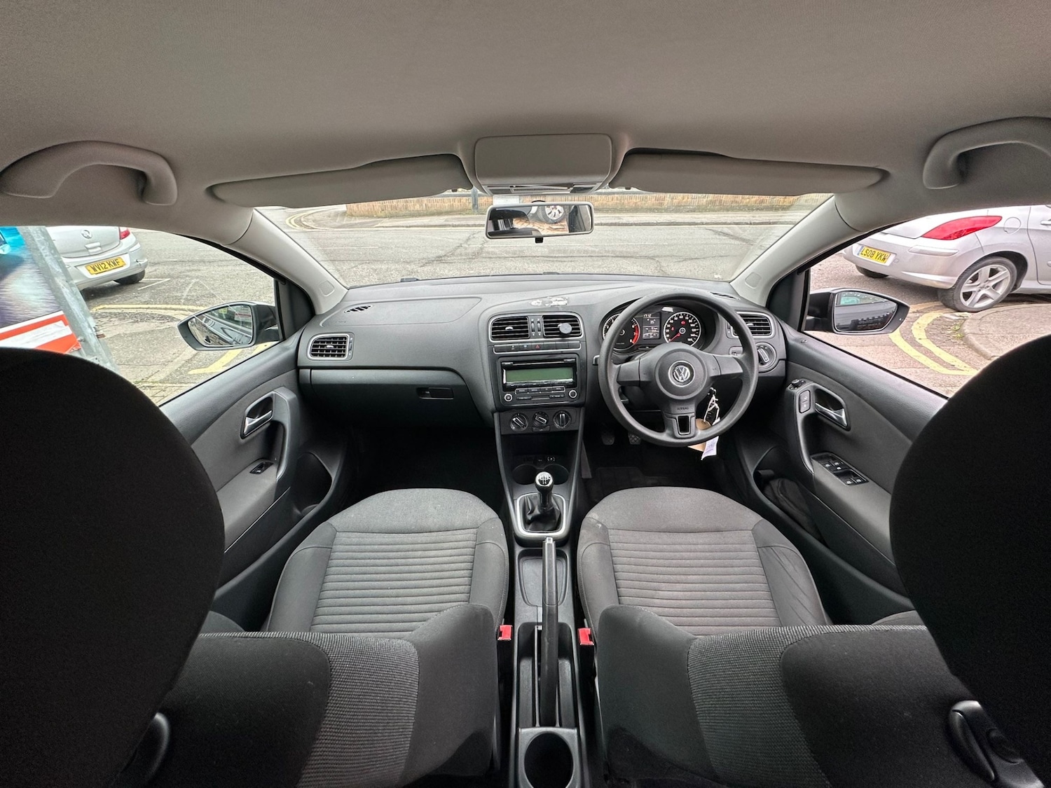 Used Volkswagen Polo 2011 for sale - 77592444: Photo 6