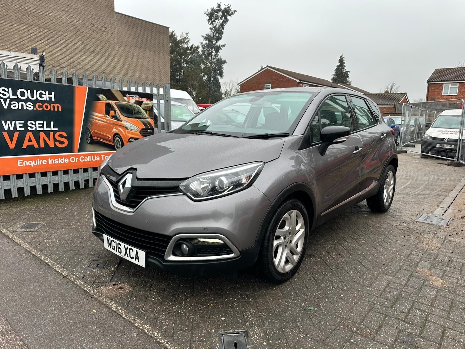 Used Renault Captur 2016 for sale - 77501753: Photo 2
