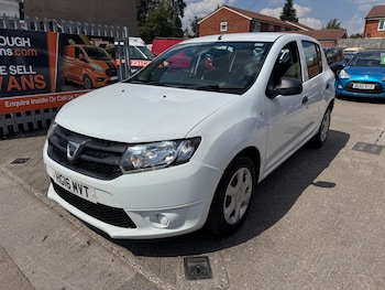 Used Dacia Sandero 2016 for sale - 79230726: Photo