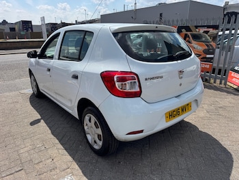 Used Dacia Sandero 2016 for sale - 79230726: Photo