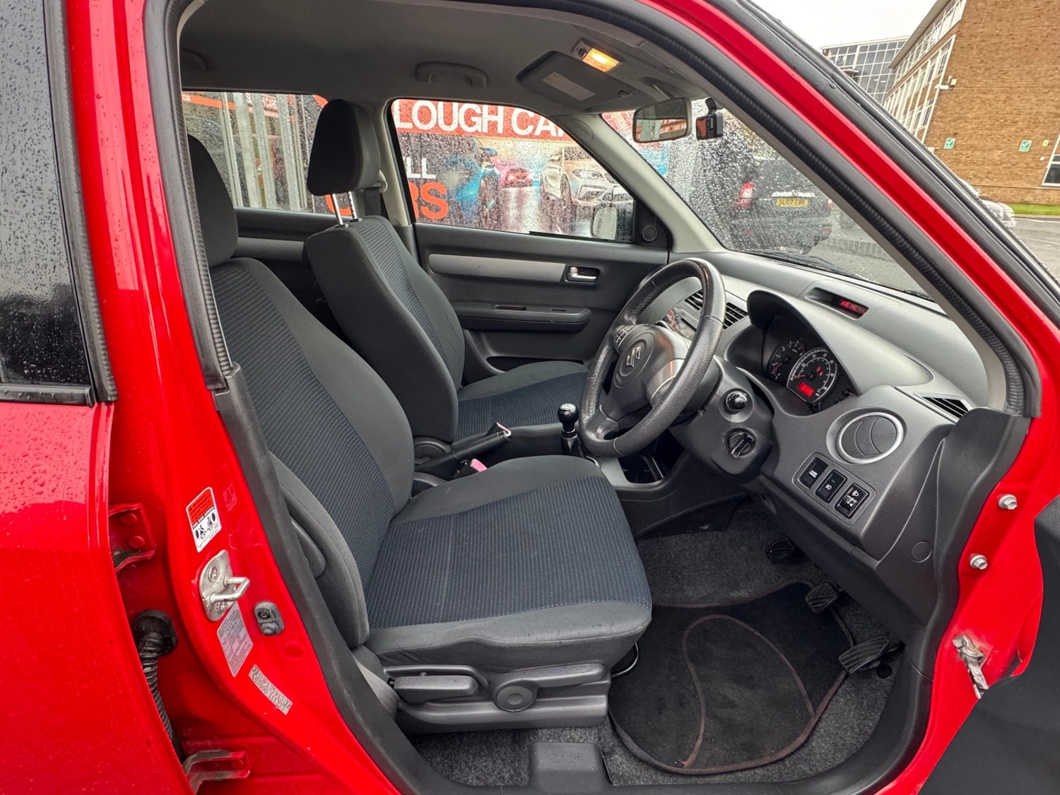 Used Suzuki Swift 2010 for sale - 76488626: Photo 6