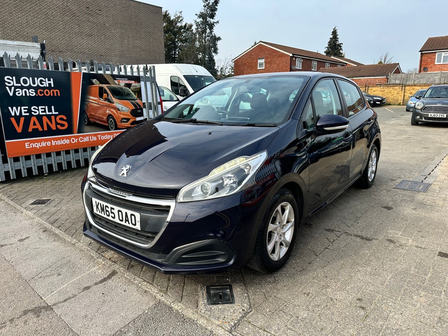 Used Peugeot 208 2015 for sale - 77988610: Photo 2
