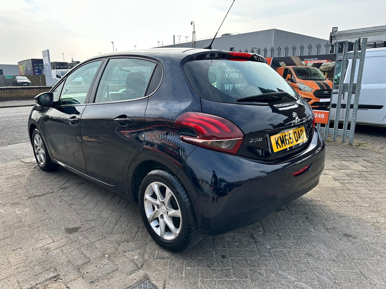 Used Peugeot 208 2015 for sale - 77988610: Photo 3