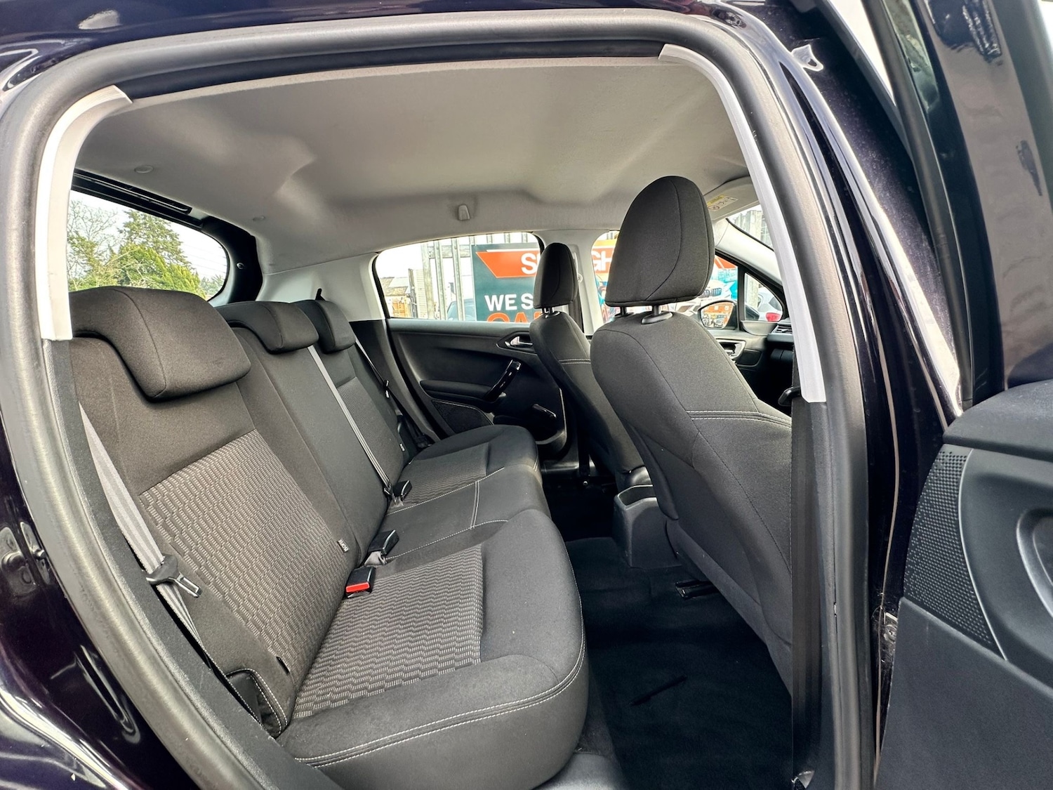 Used Peugeot 208 2015 for sale - 77988610: Photo 5