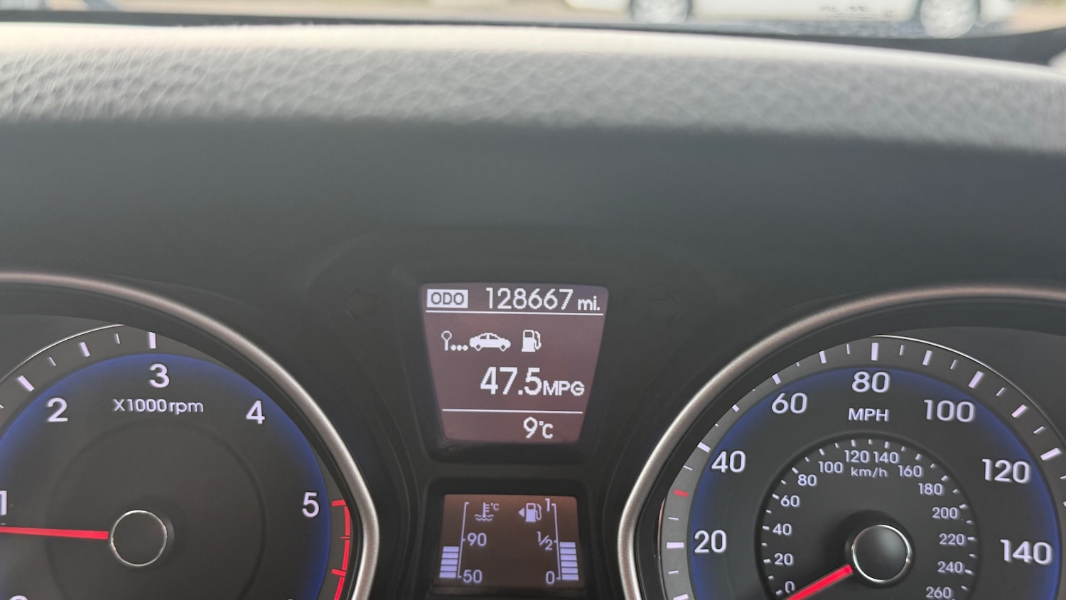 Used Hyundai i30 2015 for sale - 77813102: Photo 8