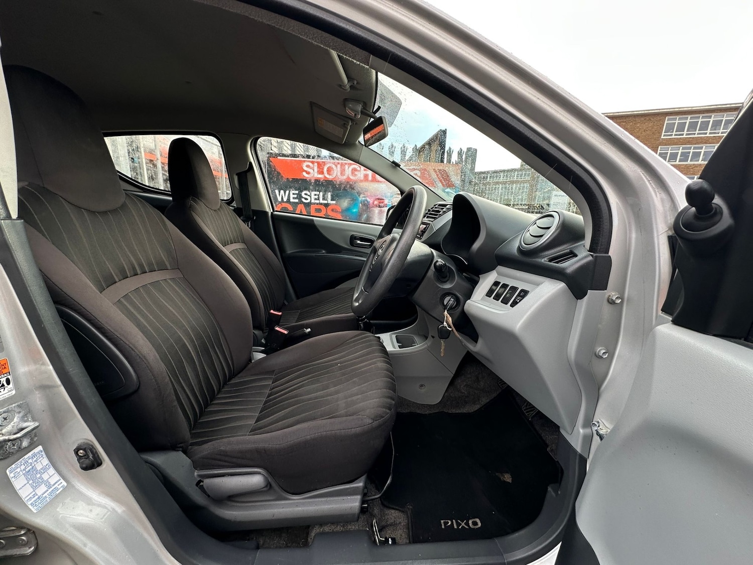 Used Nissan Pixo 2010 for sale - 77221057: Photo 6