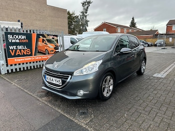 Used Peugeot 208 2014 for sale - 77167856: Photo