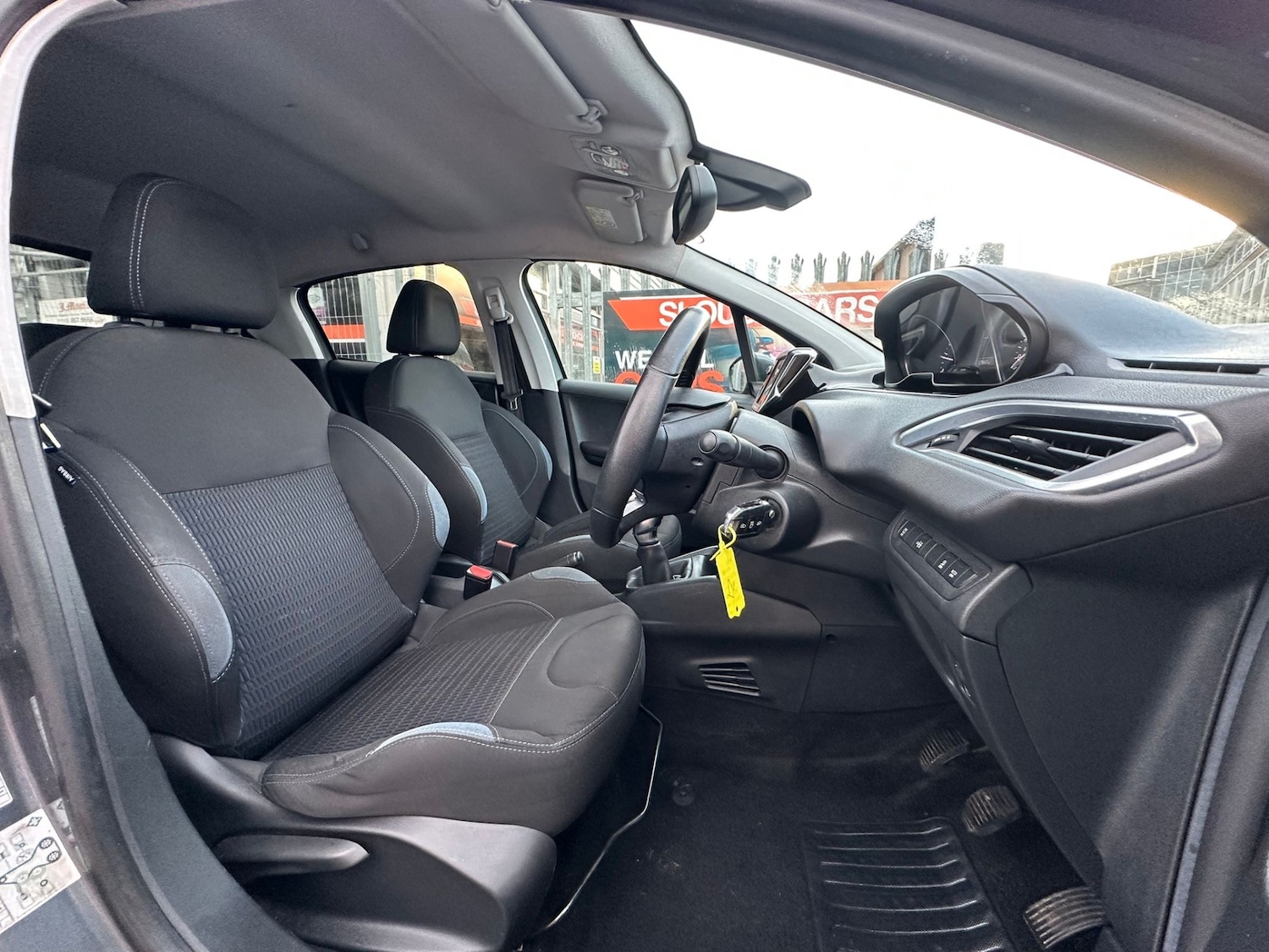 Used Peugeot 208 2014 for sale - 77167856: Photo 6