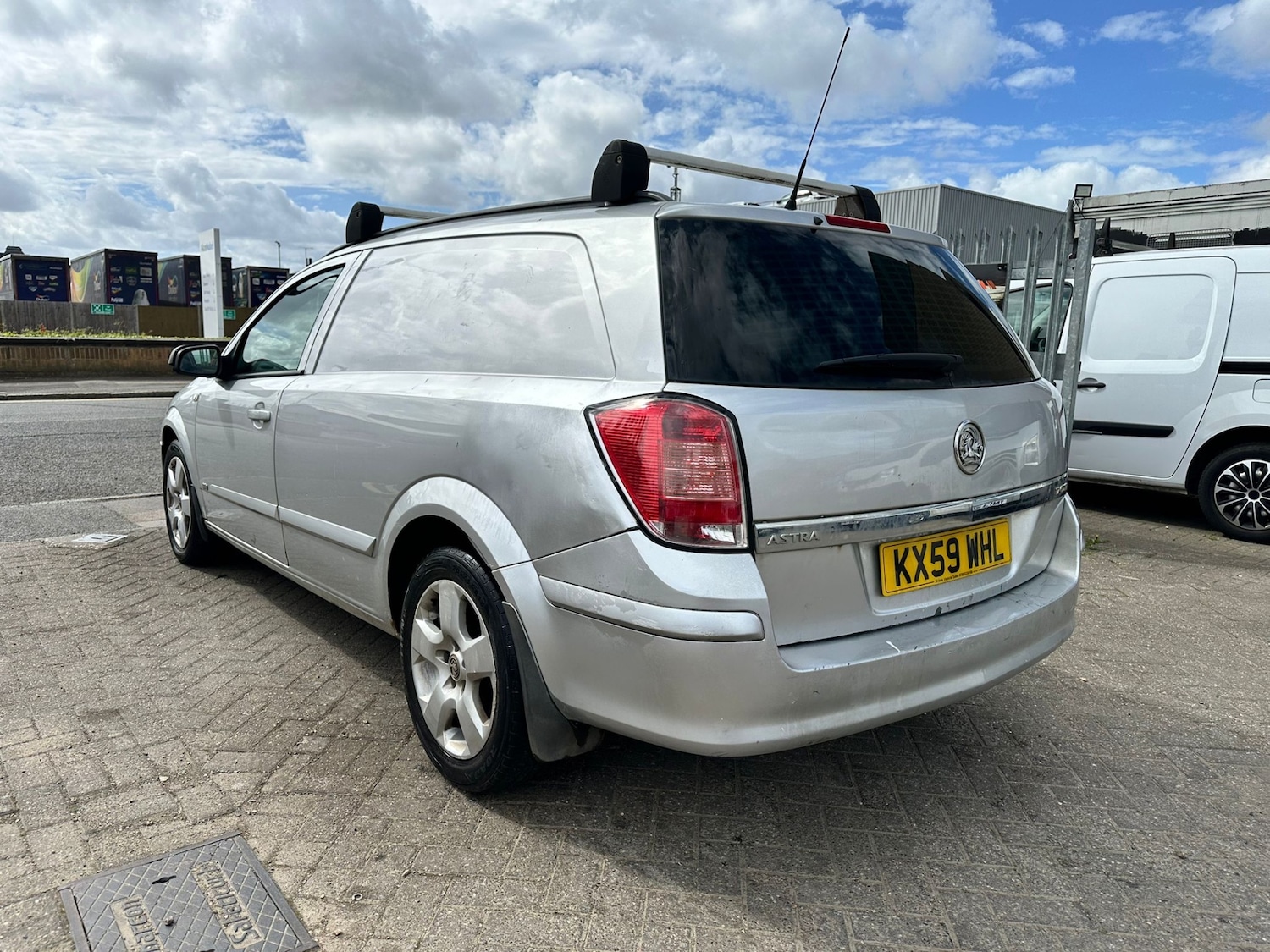 Used Vauxhall Astra Van 2009 for sale - 78211097: Photo 3