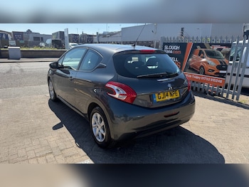 Used Peugeot 208 2014 for sale - 78354725: Photo