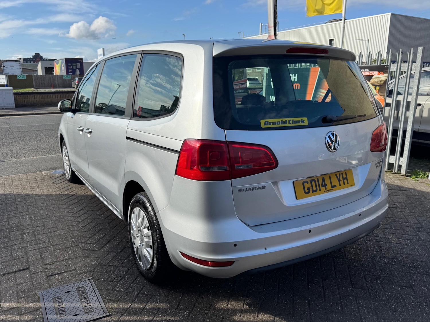 Used Volkswagen Sharan 2014 for sale - 76058242: Photo 3