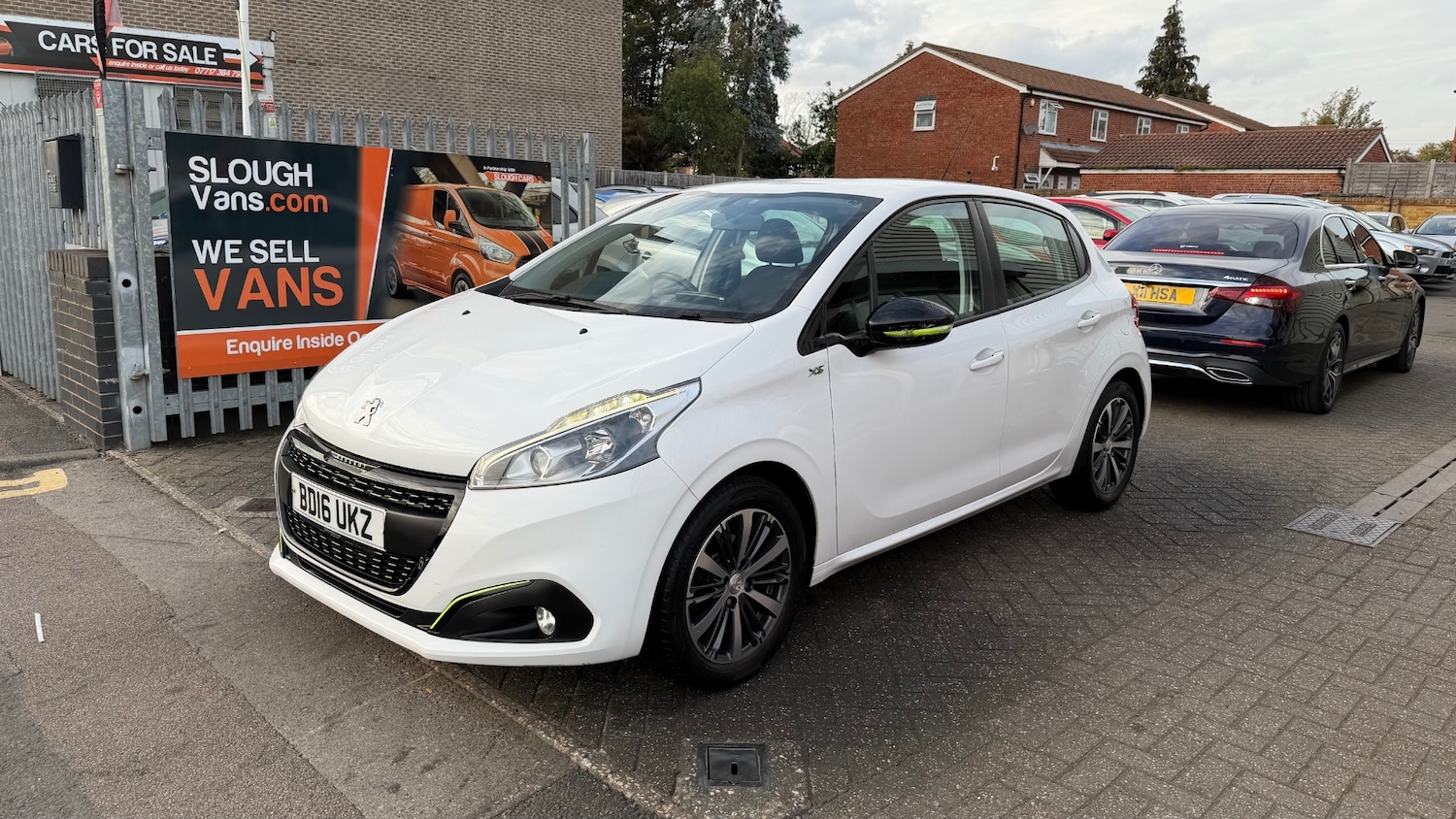 Used Peugeot 208 2016 for sale - 76134350: Photo 2