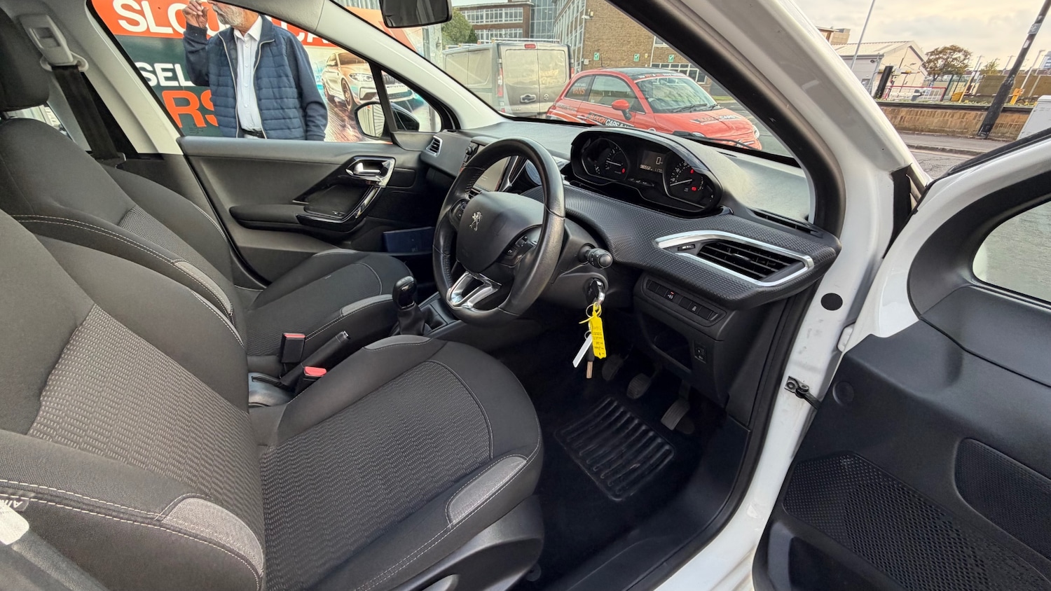 Used Peugeot 208 2016 for sale - 76134350: Photo 6