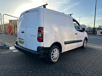 Used Peugeot Partner 2017 for sale - 77316549: Photo