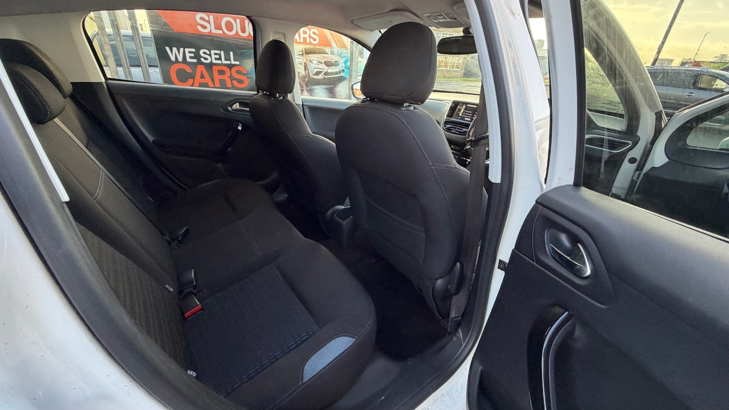 Used Peugeot 208 2012 for sale - 76892381: Photo 5