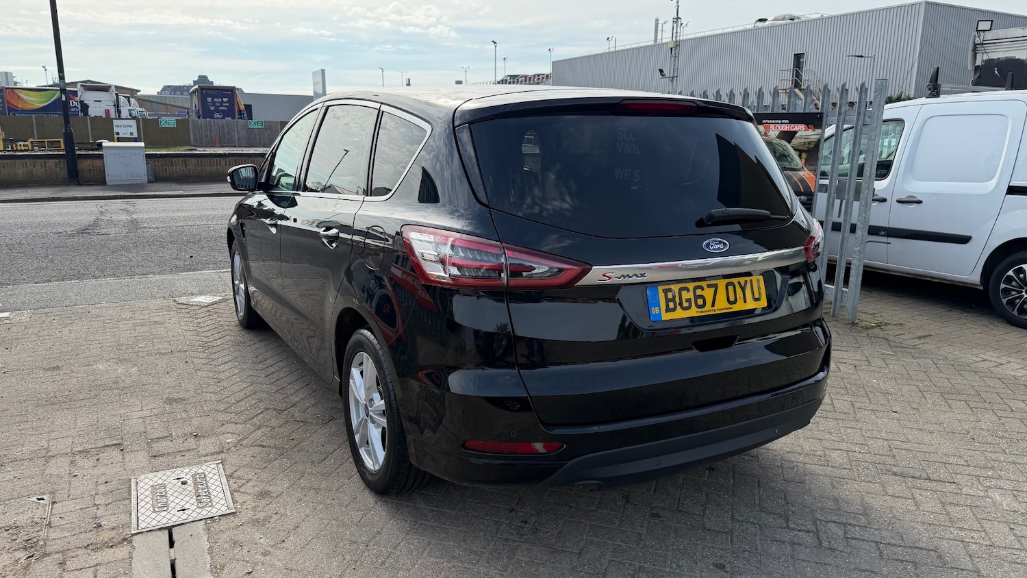 Used Ford S-Max 2017 for sale - 77963651: Photo 3