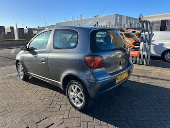 Used Toyota Yaris 2005 for sale - 77094339: Photo