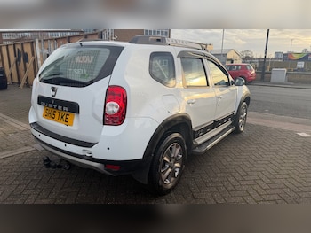 Used Dacia Duster 2015 for sale - 76568252: Photo