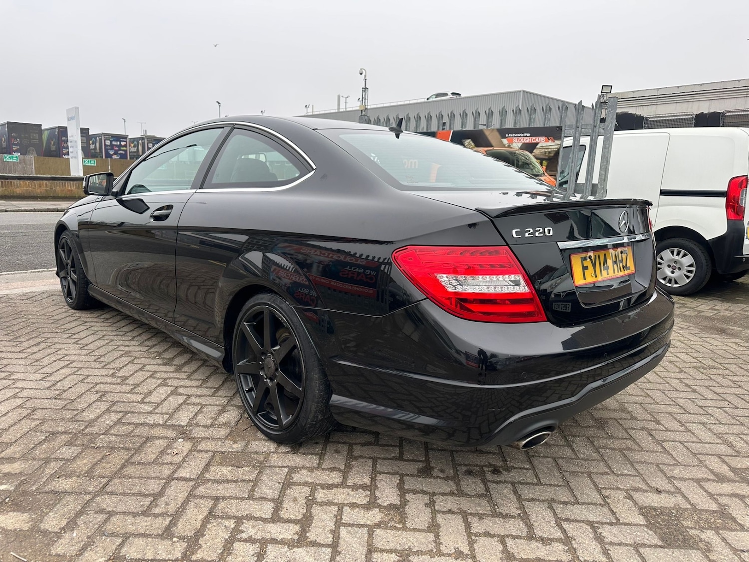 Used Mercedes-Benz C Class 2014 for sale - 77798633: Photo 3