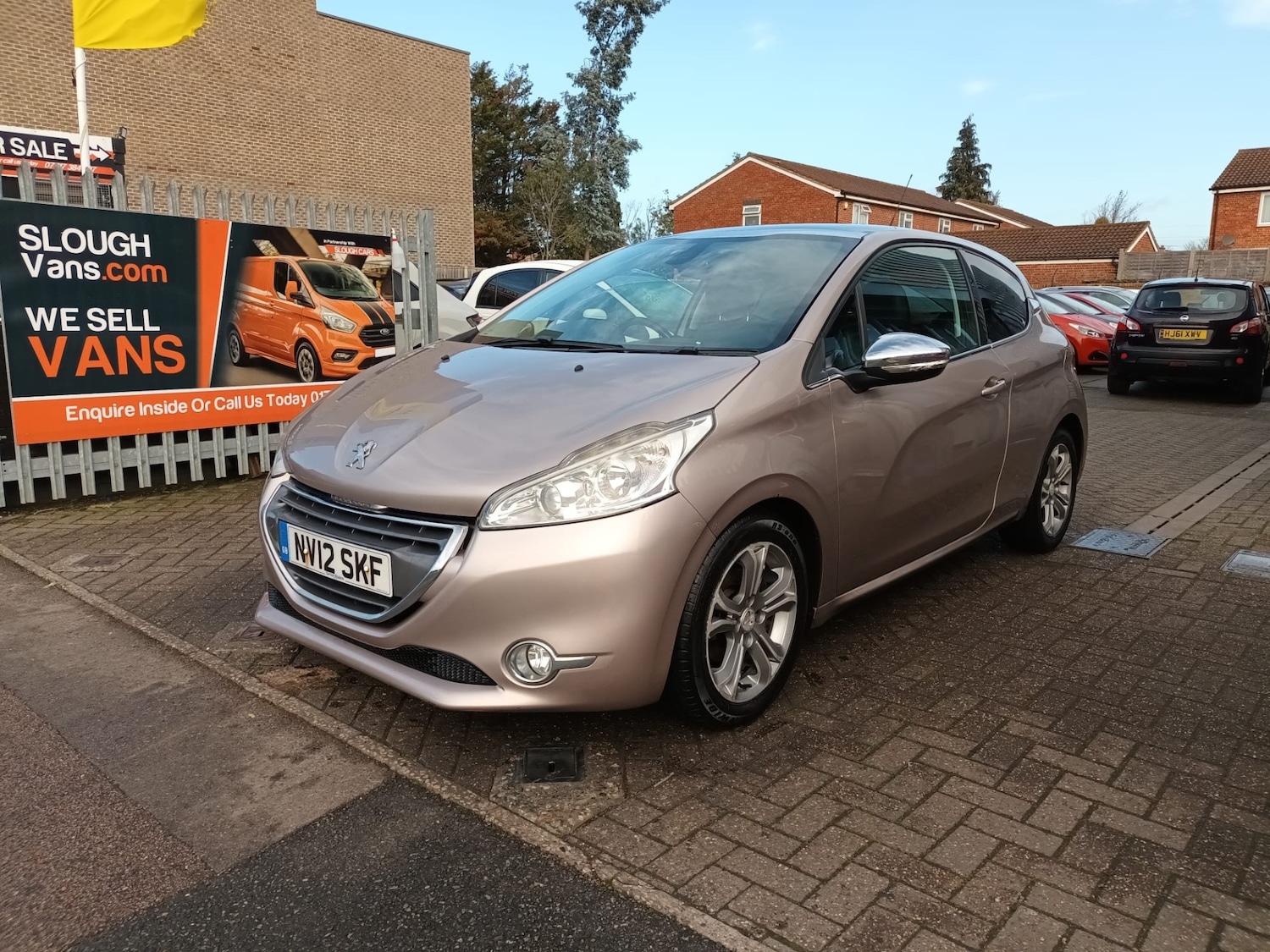 Used Peugeot 208 2012 for sale - 76734642: Photo 2