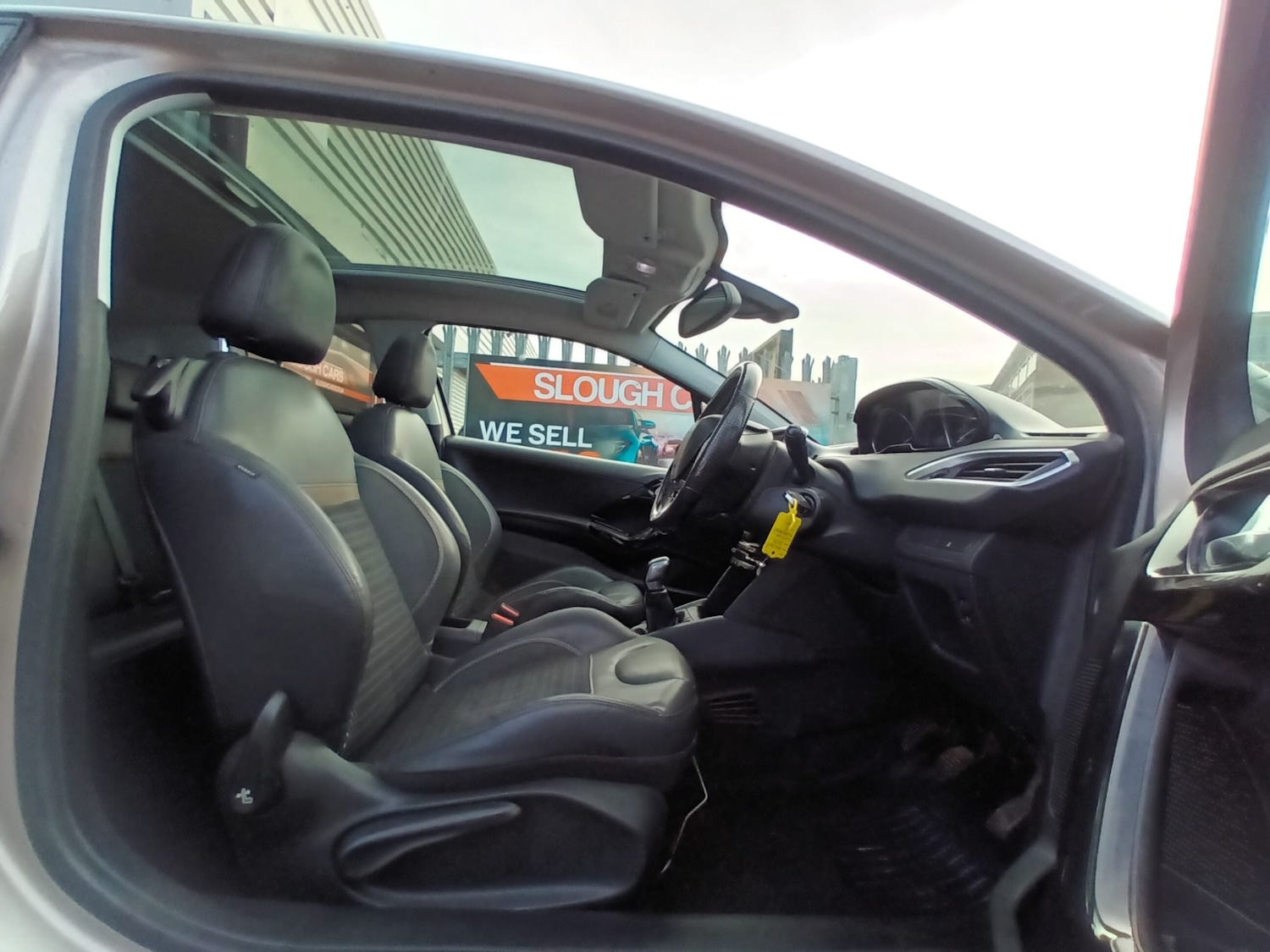 Used Peugeot 208 2012 for sale - 76734642: Photo 6