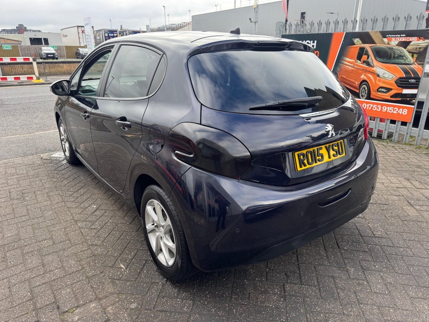 Used Peugeot 208 2015 for sale - 76275187: Photo 3