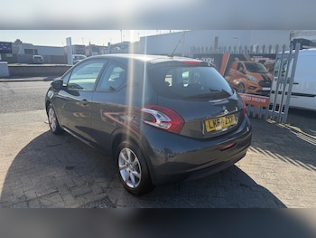 Used Peugeot 208 2014 for sale - 77917678: Photo