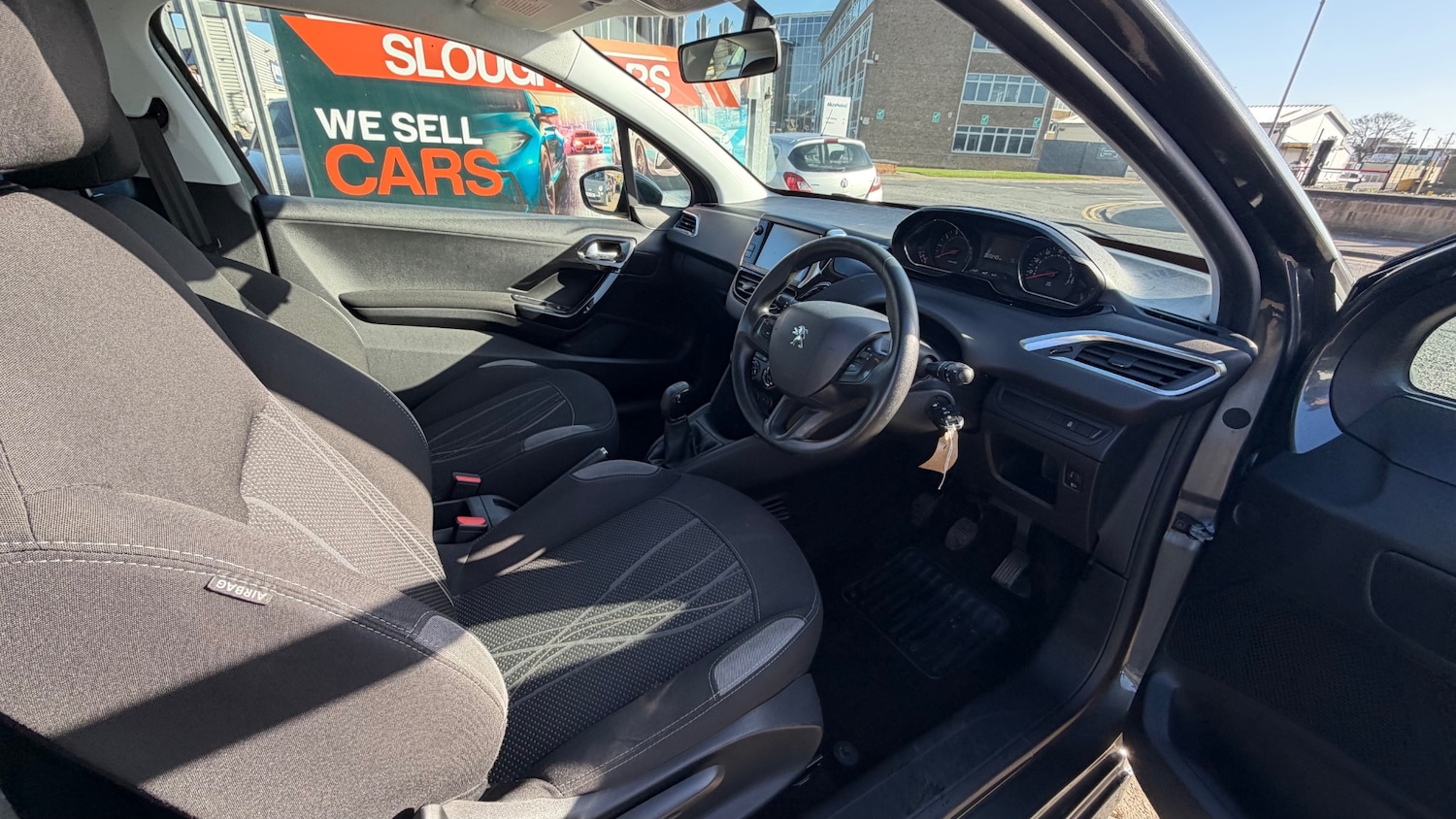 Used Peugeot 208 2014 for sale - 77917678: Photo 6