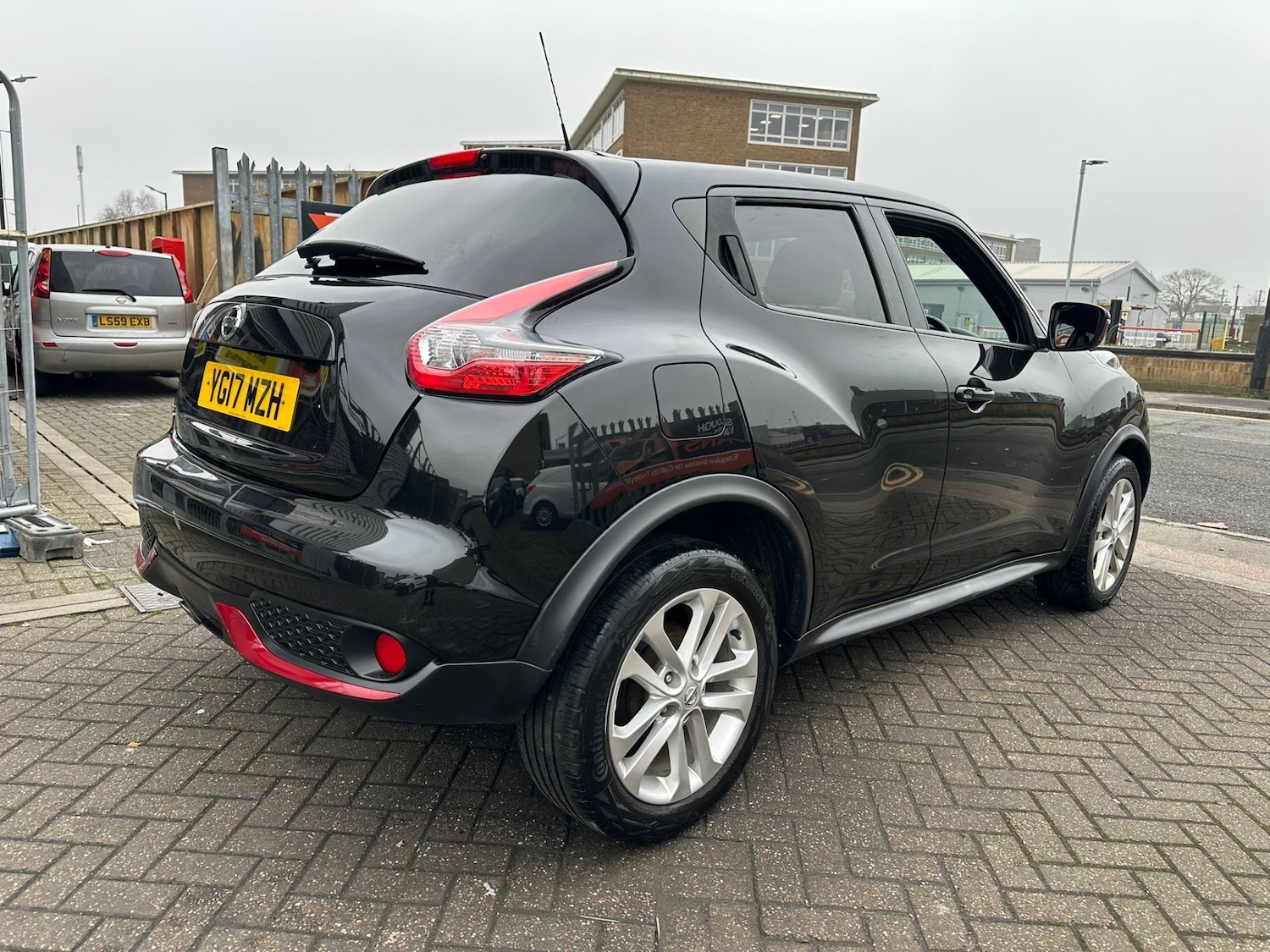 Used Nissan Juke 2017 for sale - 77323719: Photo 4