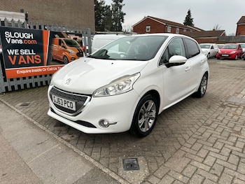 Used Peugeot 208 2013 for sale - 77809937: Photo