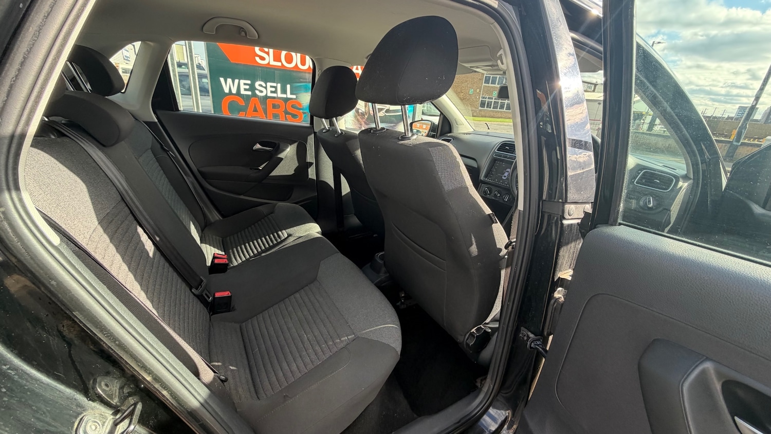 Used Volkswagen Polo 2011 for sale - 77819475: Photo 5