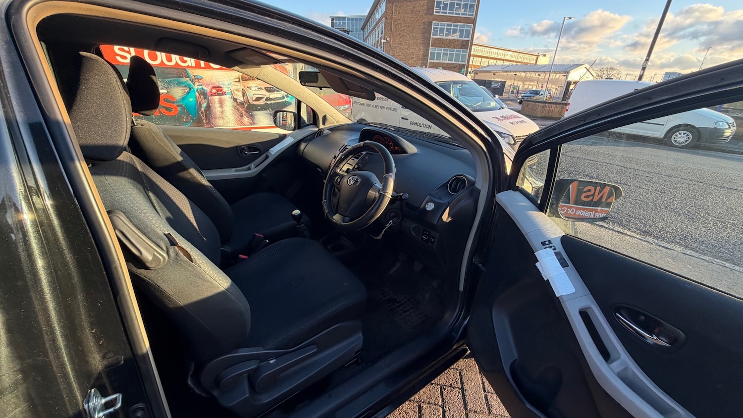 Used Toyota Yaris 2010 for sale - 77445532: Photo 6