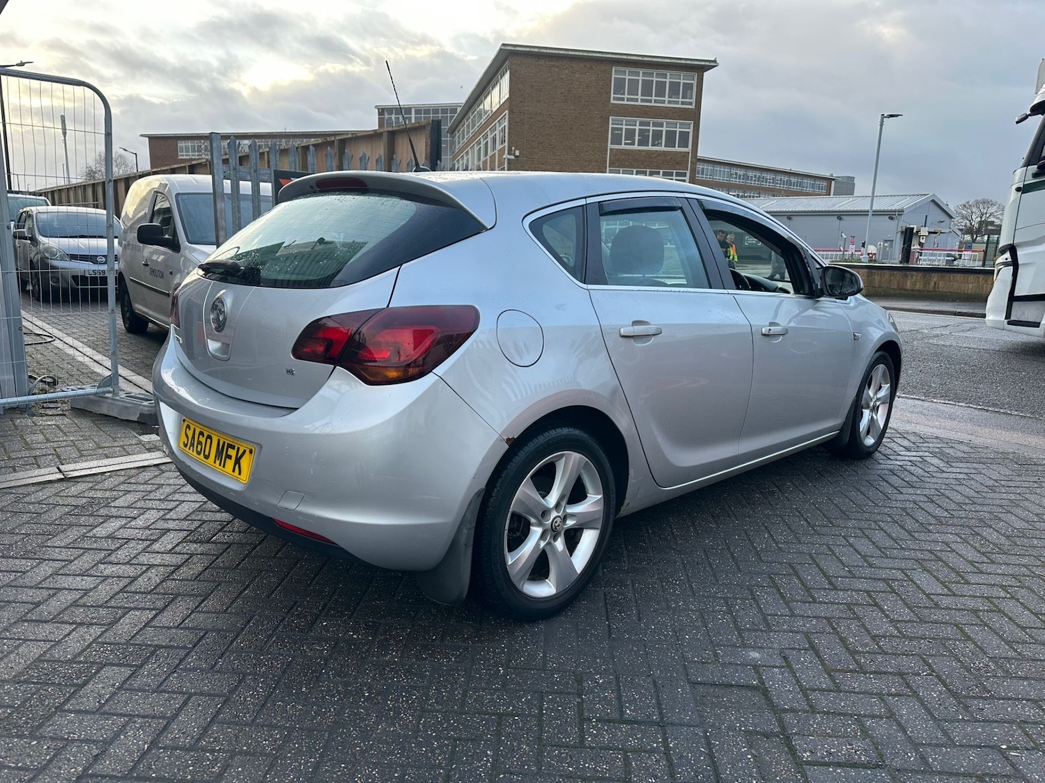 Used Vauxhall Astra 2010 for sale - 77167844: Photo 4