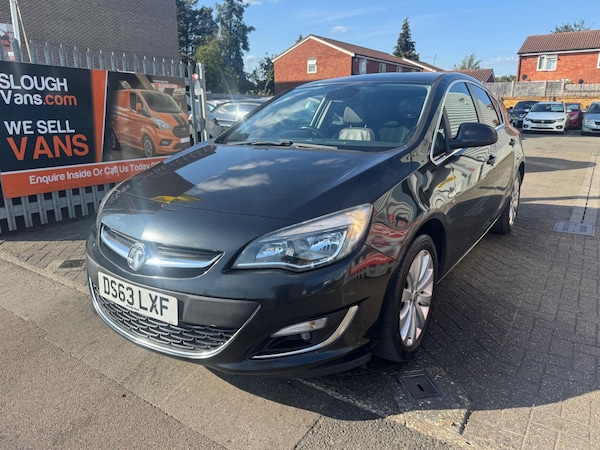 Used Vauxhall Astra 2013 for sale - 75665215: Photo 2