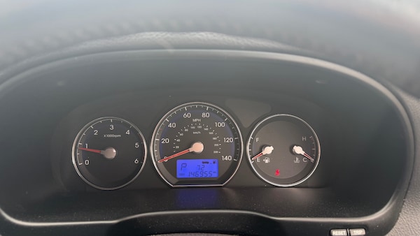Used Hyundai Santa Fe 2011 for sale - 76230767: Photo 8