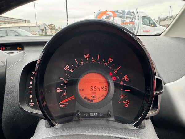 Used Peugeot 108 2014 for sale - 76231148: Photo 8