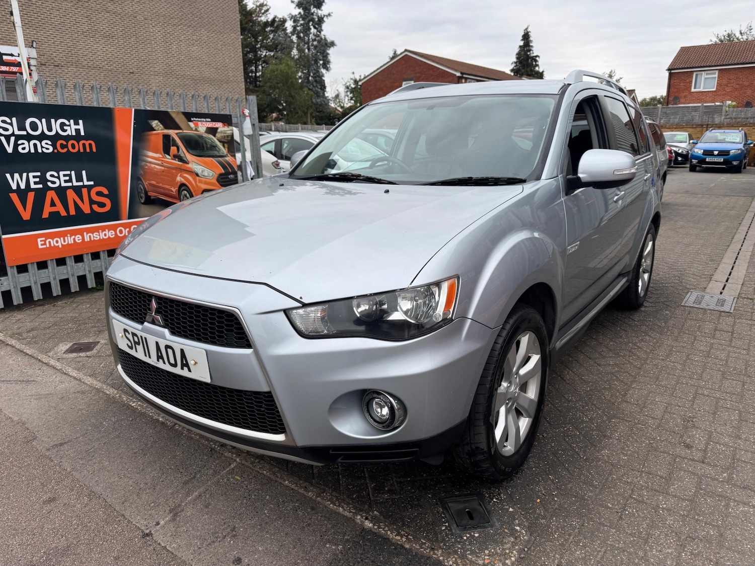 Used Mitsubishi Outlander 2011 for sale - 76076115: Photo 2