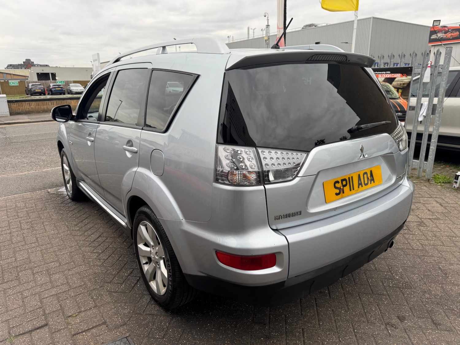 Used Mitsubishi Outlander 2011 for sale - 76076115: Photo 3