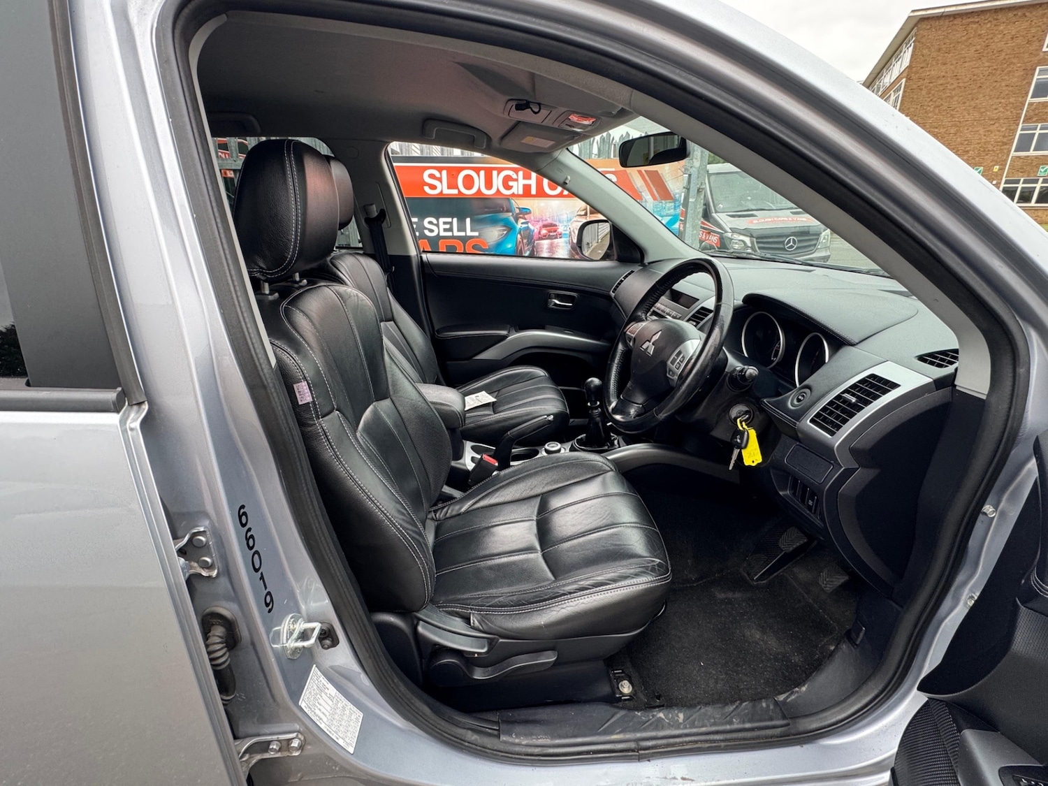 Used Mitsubishi Outlander 2011 for sale - 76076115: Photo 7