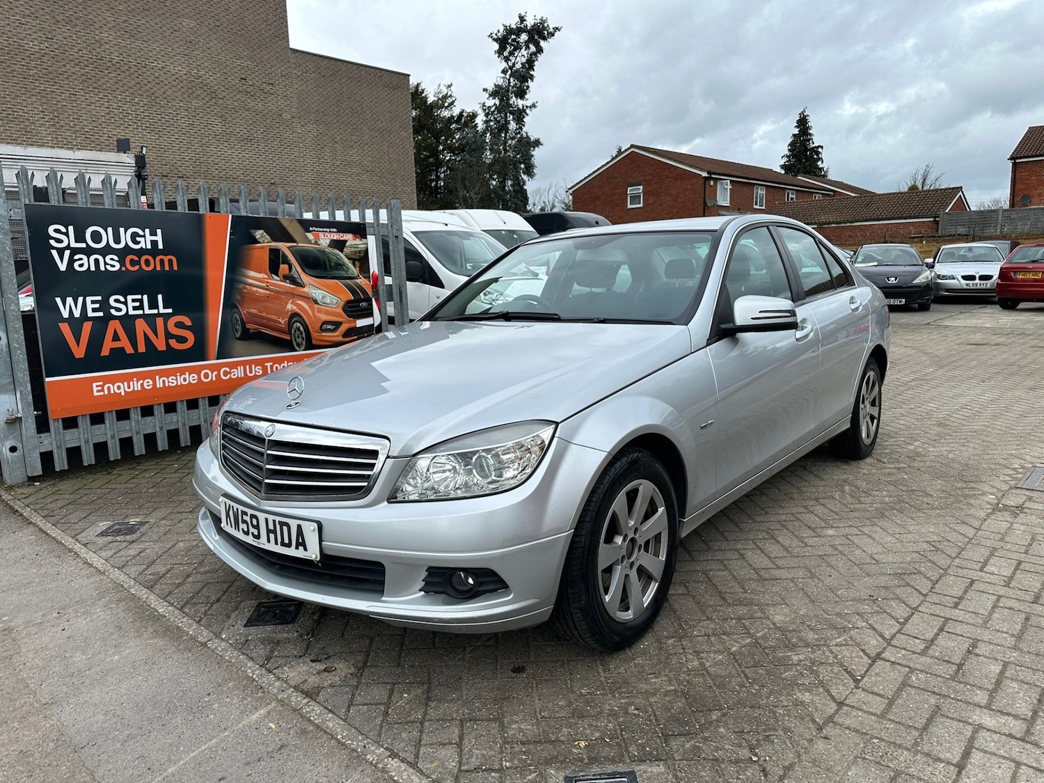 Used Mercedes-Benz C Class 2010 for sale - 77640071: Photo 2