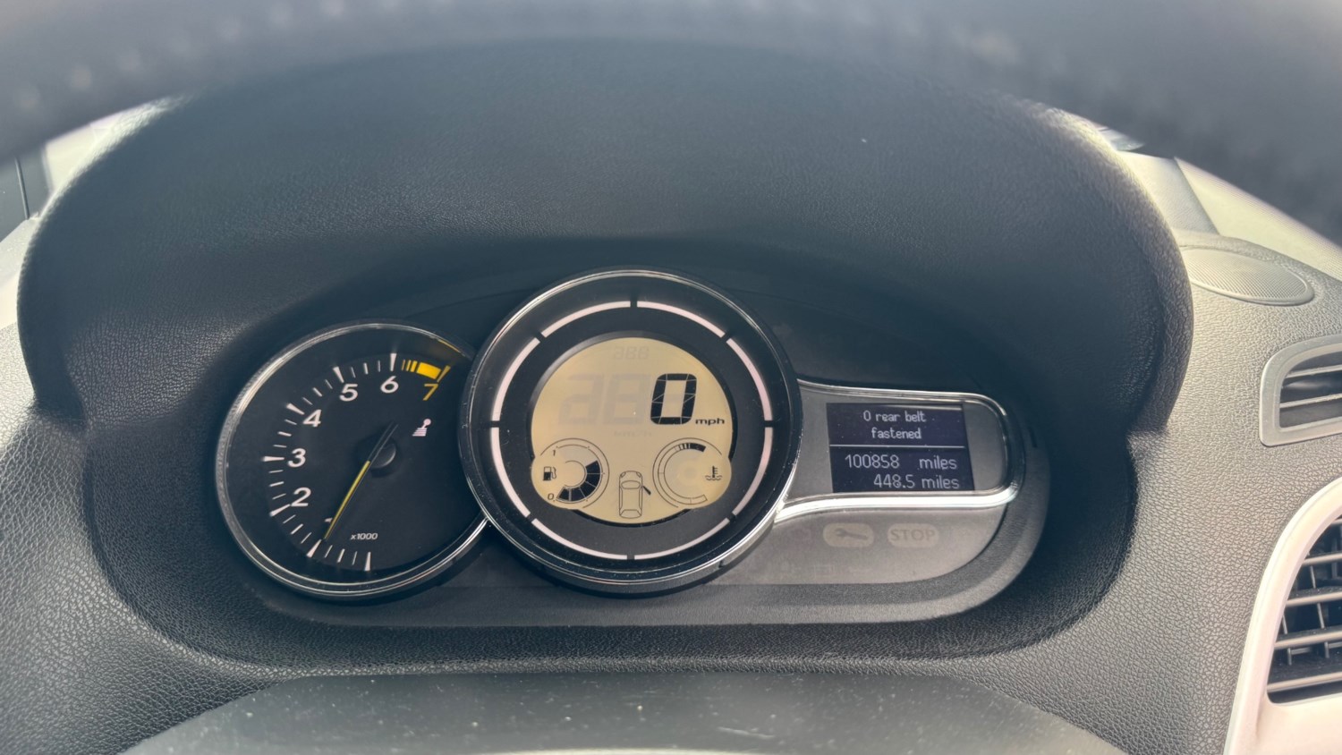 Renault Megane 2010 (60) - 1.6 16V 110 Dynamique TomTom 5dr - Image 8
