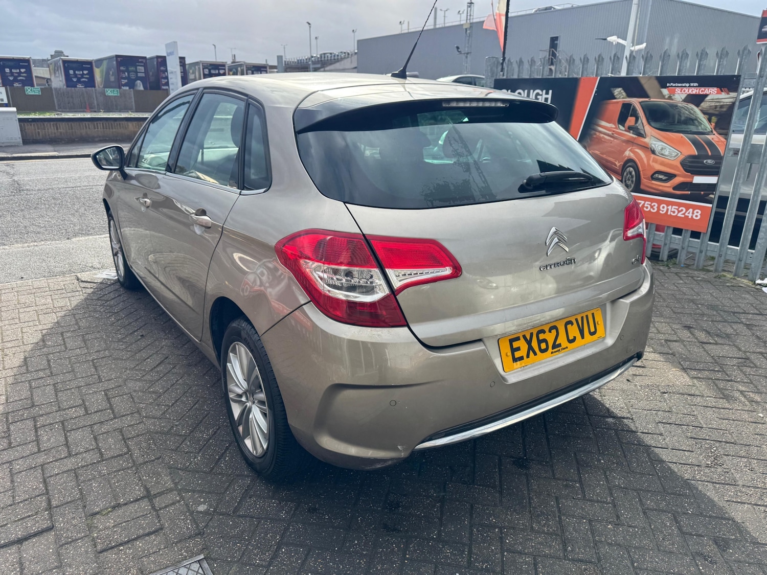 Used Citroen C4 2012 for sale - 76182528: Photo 3