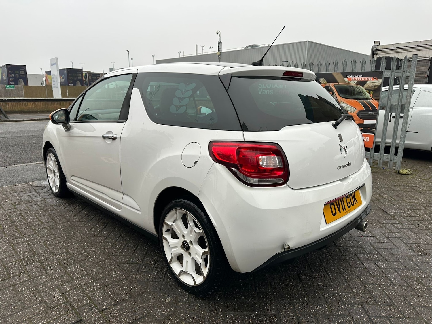 Used Citroen DS3 2011 for sale - 77136910: Photo 3