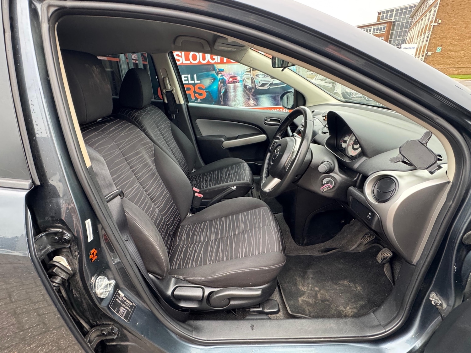 Used Mazda Mazda2 2010 for sale - 76251763: Photo 6