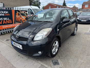 Used Toyota Yaris 2010 for sale - 79080914: Photo