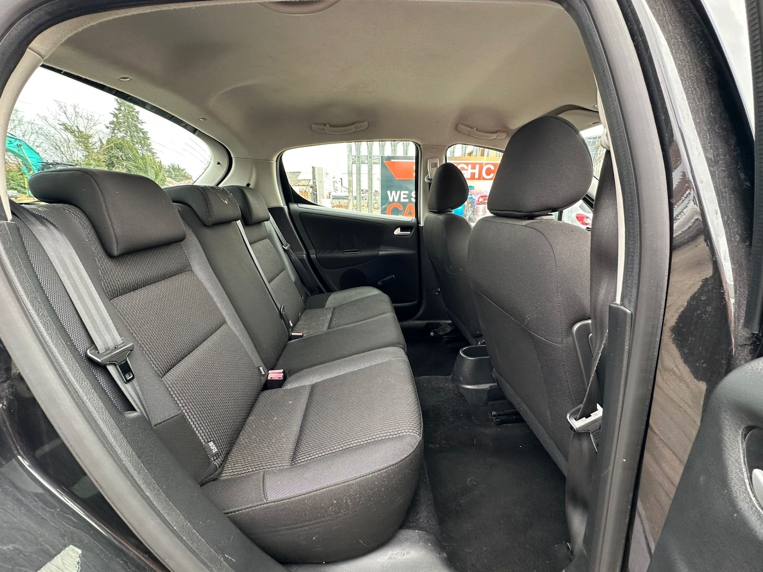 Used Peugeot 207 2010 for sale - 77640052: Photo 5