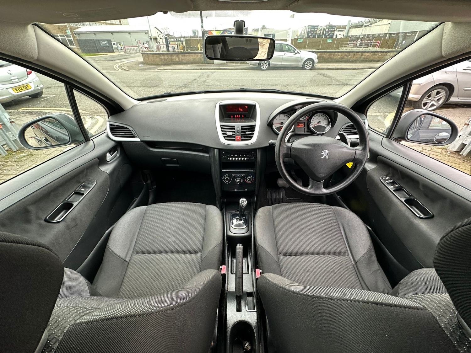 Used Peugeot 207 2010 for sale - 77640052: Photo 7