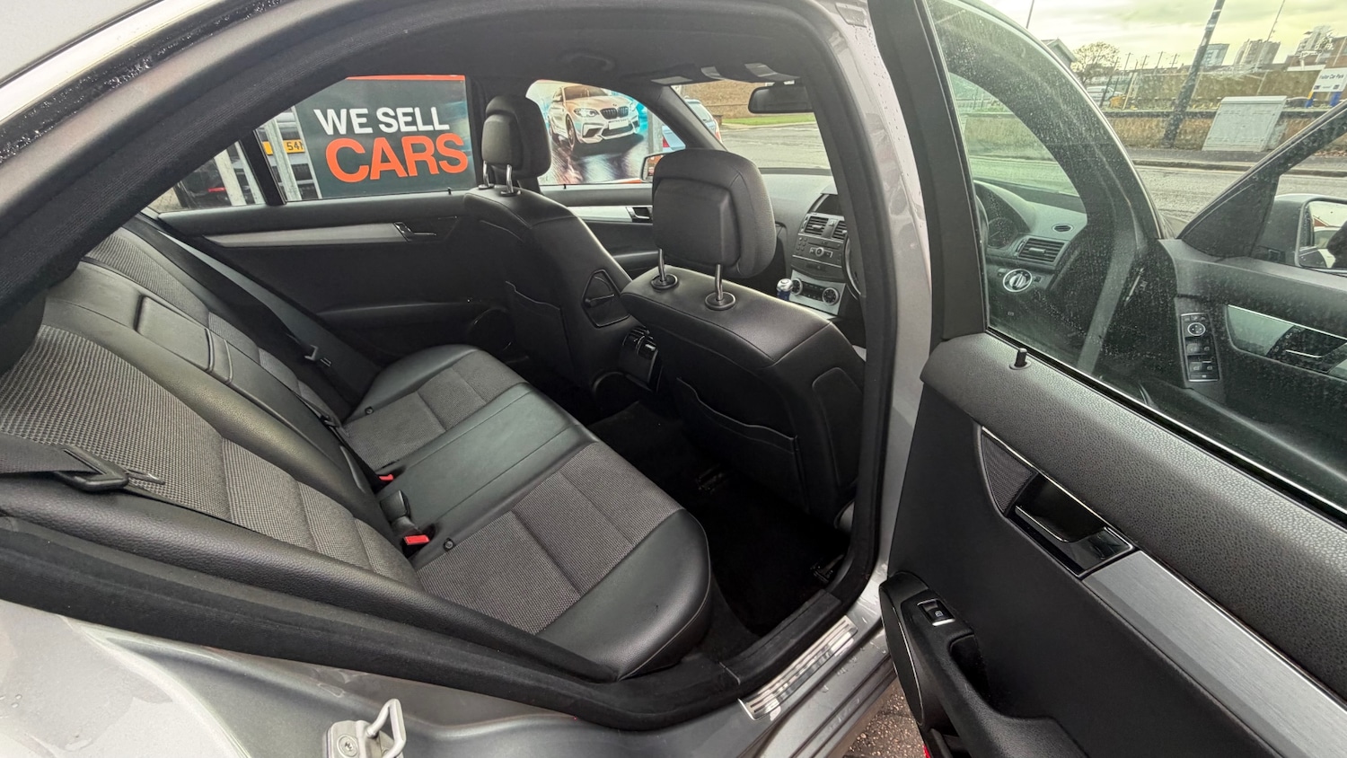 Used Mercedes-Benz C Class 2010 for sale - 76560118: Photo 5