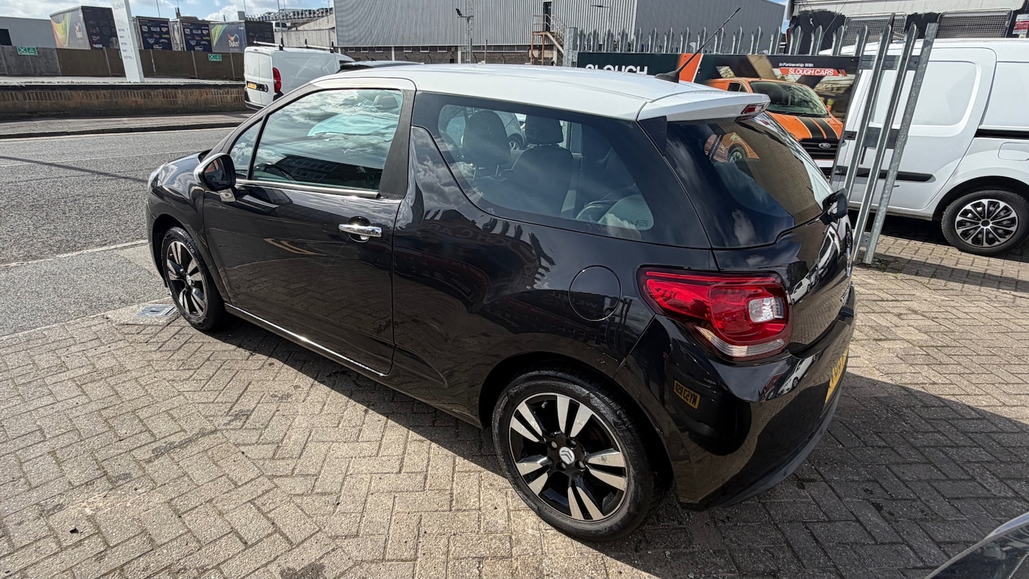 Used Citroen DS3 2010 for sale - 77896105: Photo 3